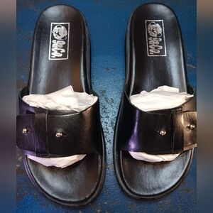 9 & Co. Leather sandals